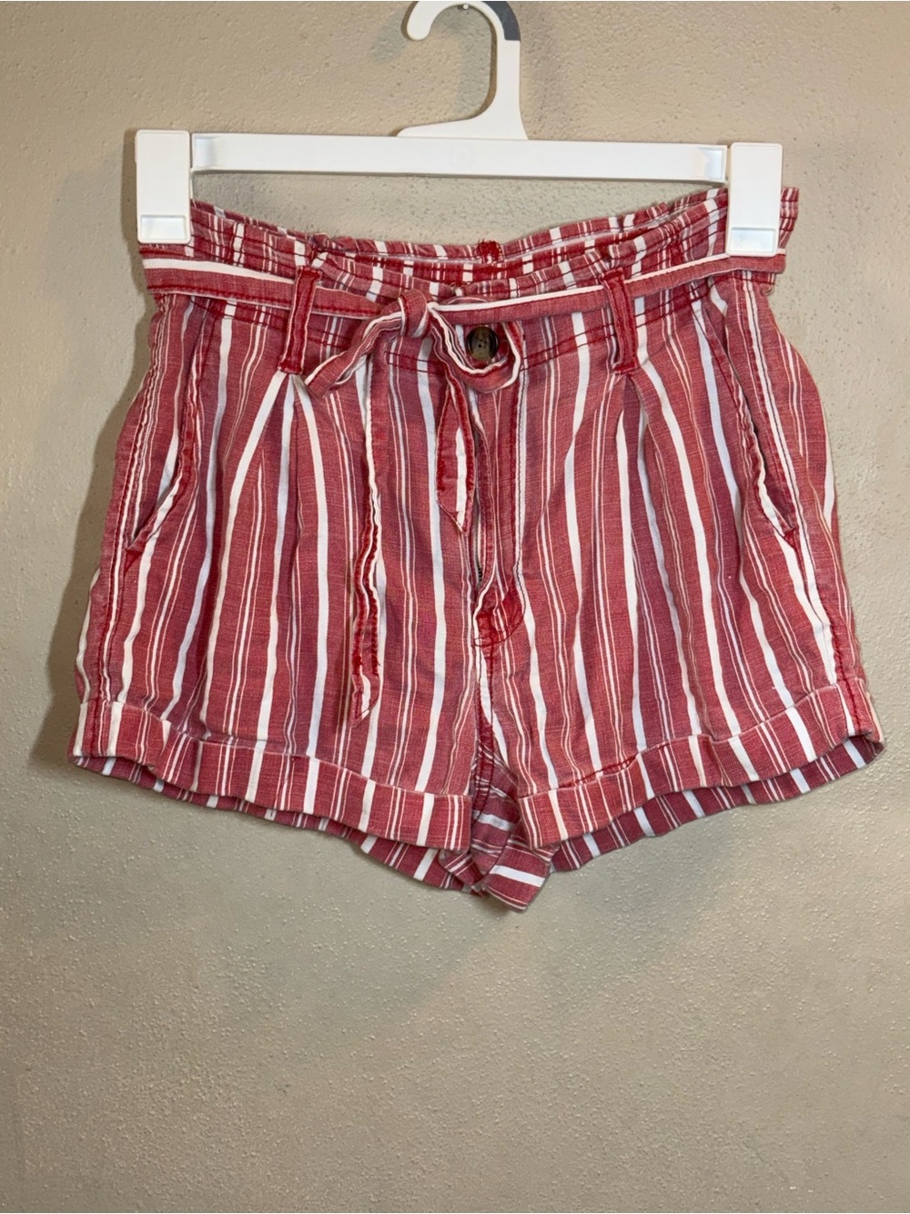 American Eagle Striped Red Paperbag Waist Women’s Shorts Sz 4